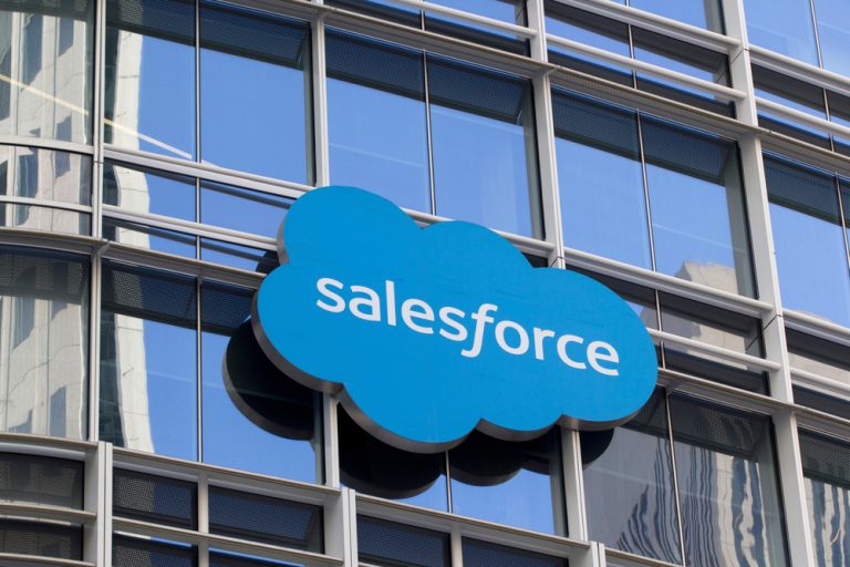 Salesforce расширяет внедрение ИИ Agentforce