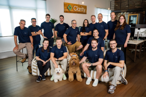 Американская HR-платформа Deel приобретает дипфейковый стартап Clarity
