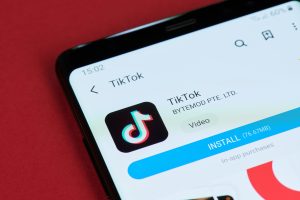 TikTok соглашается урегулировать три несовершеннолетних иска до суда